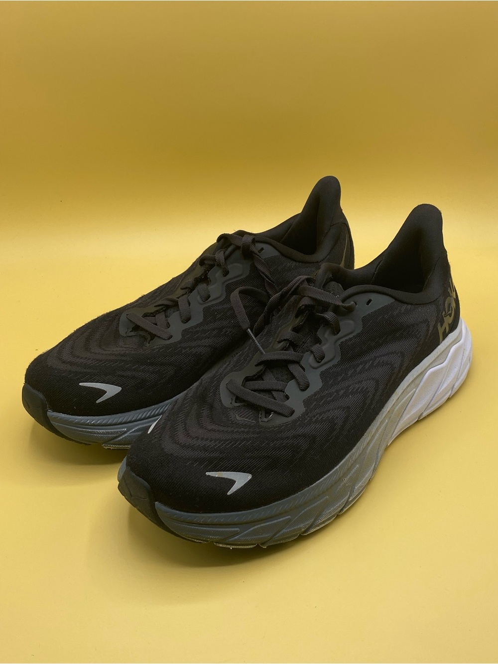 Hoka One One Arahi 6 running shoes in black - Picture 4 of 4
